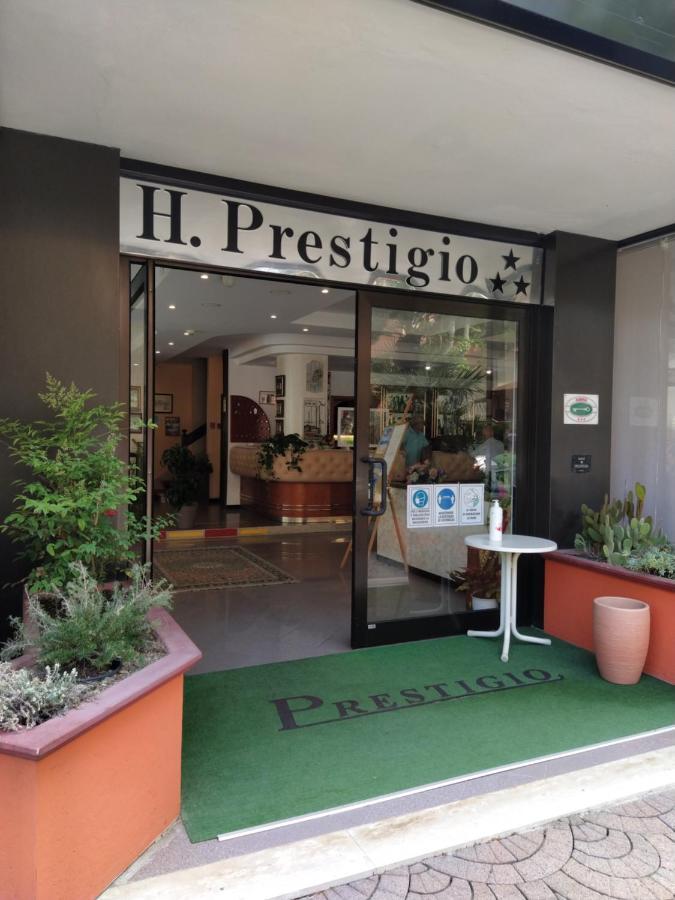 Hotel Prestigio Чезенатико Экстерьер фото