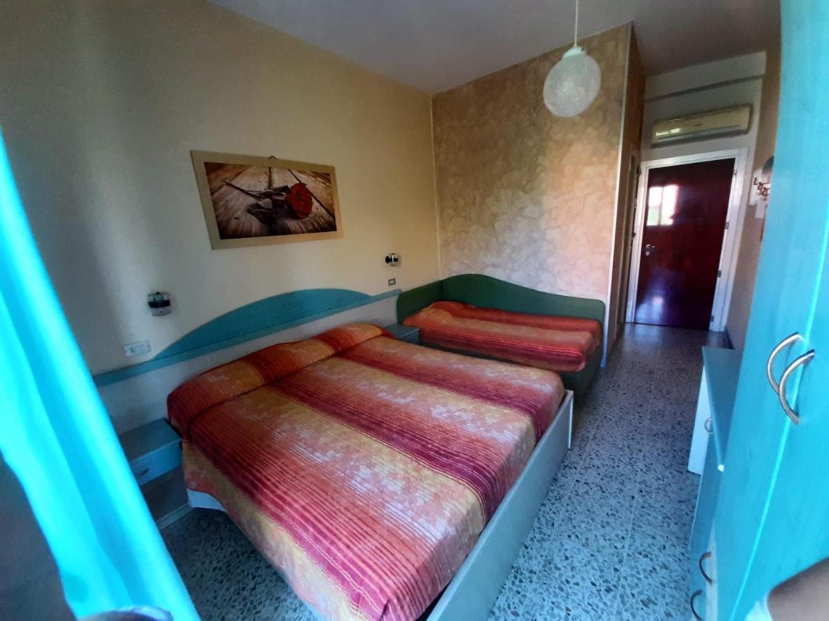 Hotel Prestigio Чезенатико Экстерьер фото