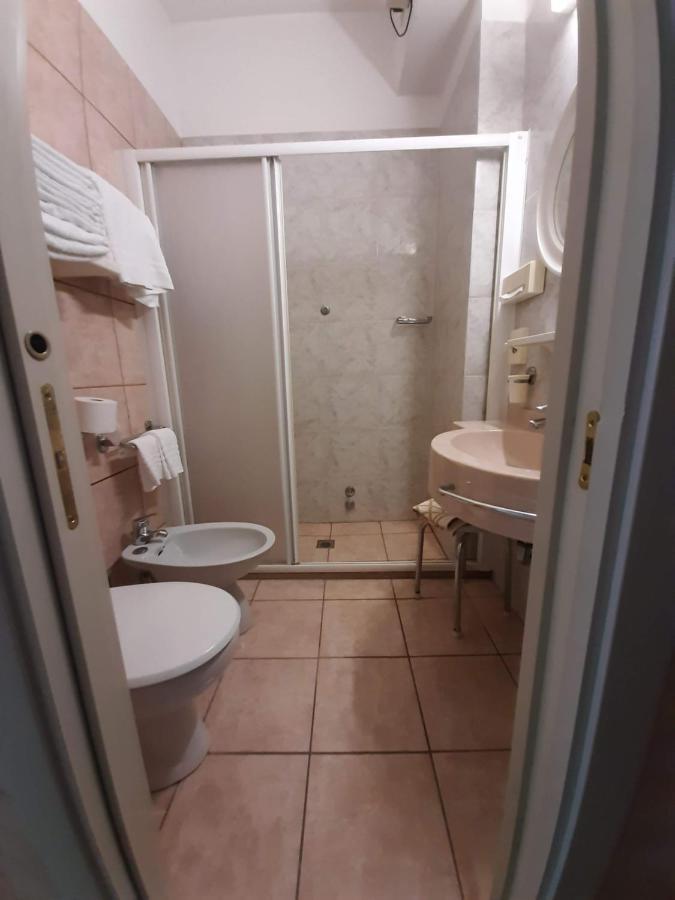 Hotel Prestigio Чезенатико Экстерьер фото