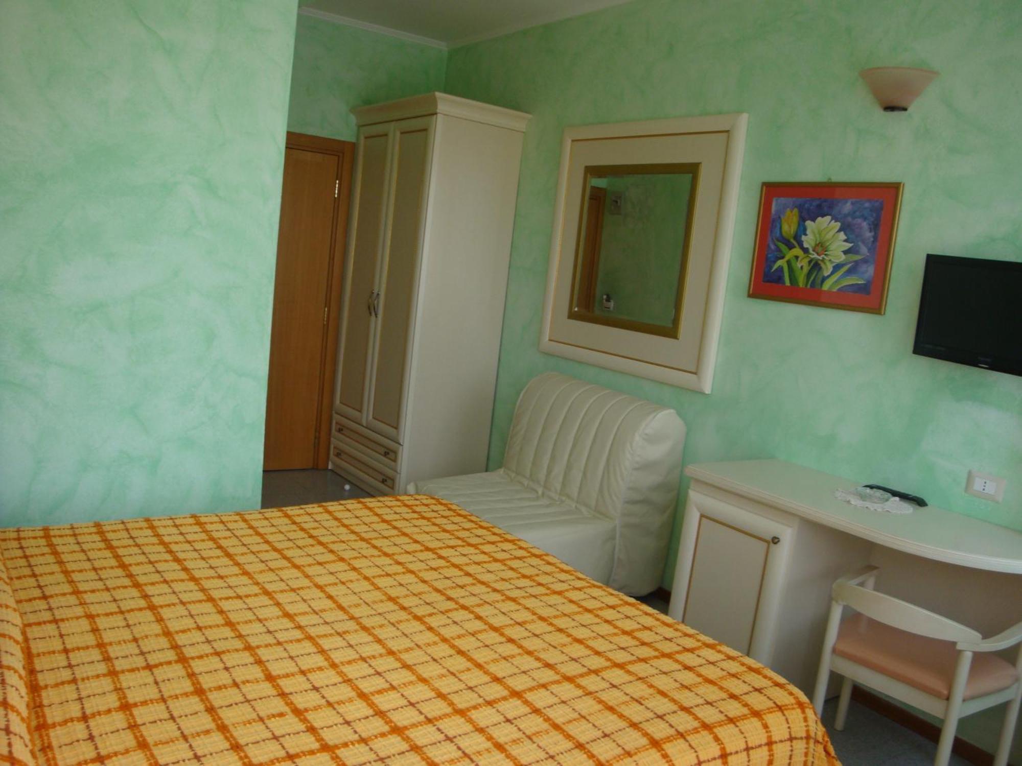 Hotel Prestigio Чезенатико Номер фото