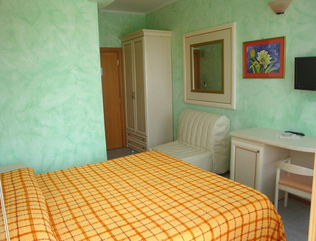 Hotel Prestigio Чезенатико Экстерьер фото